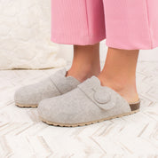 Imagen del producto Zueco Beige Mujer